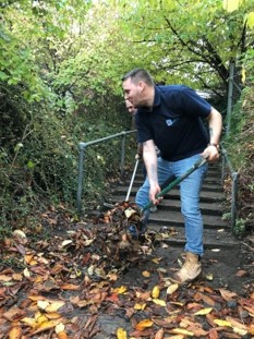 Brett 110 - A Helping Hand With Bonfire Night - 1.jpg